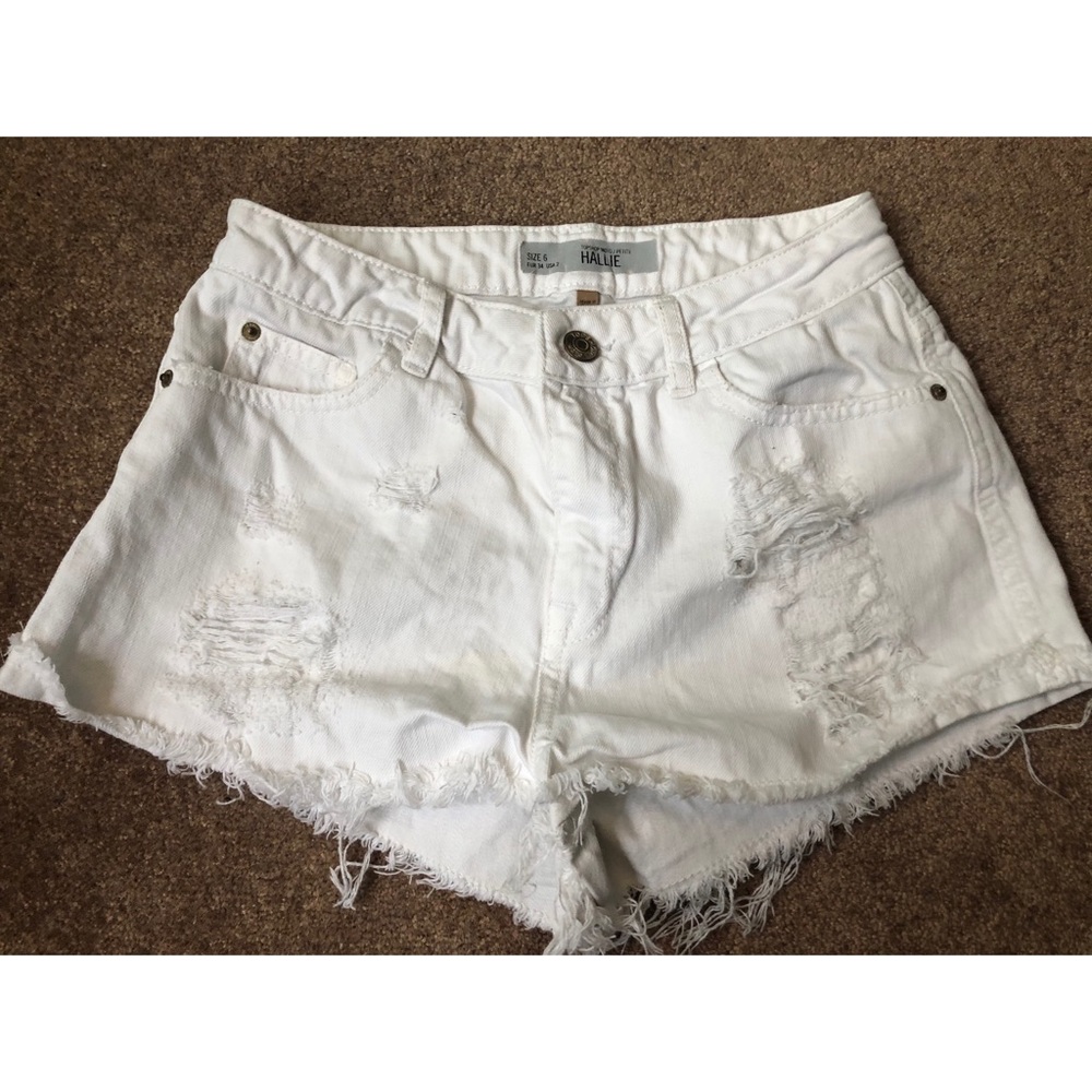 Top Shop White mid rise/high rise shorts
